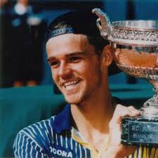 'O campeão de Roland Garros aparece, ele não é fabricado', diz Guga