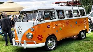Der van / kleinbus aus. 1 000 Bullis Vom T1 Bis T6 Vw Bulli Summer Festival 2017 Youtube