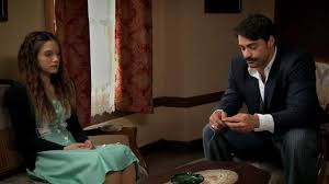 Üç yıllık evliliklerini noktalama kararı alan birce akalay ile sarp levendoğlu'nun ihanet yüzünden ayrıldığı ortaya çıktı. Mor Menekseler 2011