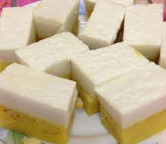 Kue talam is an indonesian kue or traditional steamed snack made of a rice flour, coconut milk and other ingredients in a mold pan called talam which means tray in indonesian. Resepi Kuih Talam Pisang Lemak Manis Resepi Bonda