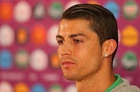 Bu sayede kendi saçınıza özel hassas bir ayar yakalayabilirsiniz. Sac Modeli Cristiano Ronaldo Unlu Barcelona Futbol Oyunculari Icin Muhtesem Bir Sac Modeli Nasil Yapilir