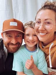 Tami Hummel's Instagram, Twitter & Facebook