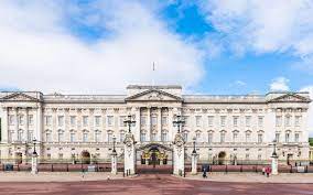 Autour de 1703, le magnifique bâtiment a été. Buckingham Palace Combien De Pieces Contient Le Palais De La Famille Royale