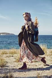 Tugba Venn Giyim Tesettur Giyim Kap Pardesu Ss17 Ilkbahar Yaz Yenisezon Trend Moda Sal Esarp Tunik Ka Moda Stilleri Mutevazi Moda Grunge Tarzi