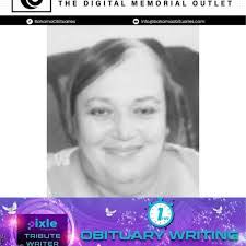 Eva Cartwright's Instagram, Twitter & Facebook