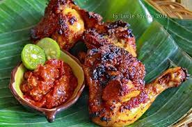 12 cabai merah besar · 8 butir bawang merah · 8 siung bawang putih · 1 sdt terasi matang · 6 butir kemiri sangrai · 4 cm kunyit, bakar · 1/2 sdm garam . Cara Membuat Ayam Bakar Bumbu Kelapa Resepumiku