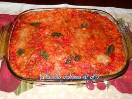All'interno ha generalmente un ripieno di polpettine, salsicce, piselli, funghi, uova sode, ecc. Sartu Di Riso Una Specialita Napoletana La Tavola Golosa Di Gio