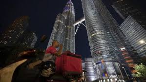 Kelembapan ekonomi global seterusnya telah menyebabkan ekonomi malaysia menguncup sebanyak 1.7% pada tahun 2009. Ngeri Guys 12 Negara Sudah Resesi Termasuk Malaysia