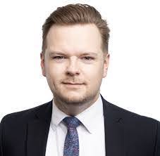 Alfred Overton's Instagram, Twitter & Facebook