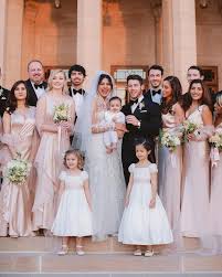 Matthew koma is a good friend of priyanka's so expect him and hils to make an appearance at the wedding. Priyanka Chopra Wedding Bouquet Off 72 Buy