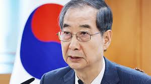Acting President Han Duck-soo to run in June 3 presidential election,  source says