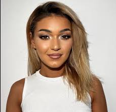 The town is saddened at news of the passing of Vera Maher née O'Connor from  Blundell Wood and formally Gilroy Avenue, Vera was a lovely gentle lady,  who always had a friendly