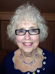 What houses are available for rent in Orlando, Florida, for 4 guests with  pool and hot tub from April 21 to May 3?