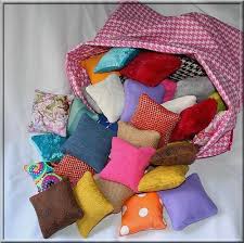 Jeu Des Coussins Sensoriels Methode Montessori Jeux Jouets Par Izabelle Coussin Sensoriel Jeux Coussin
