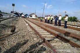 Maybe you would like to learn more about one of these? Sejumlah Ka Alami Keterlambatan Akibat Kecelakaan Di Sragen Antara News