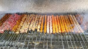Kebabin 50 Tonu Kebapcihalilusta Gaziantep Memleketin Et Mabedlerinden Biri De Halil Usta Sadece Oglen 11 30 15 00 Arasi Olan Olur Gec K Yemek Kebap Kiyma