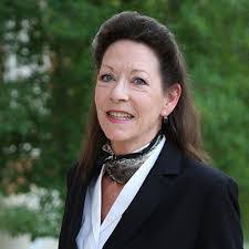 Melinda Banks's Instagram, Twitter & Facebook