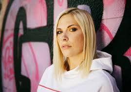 Monique Mathis's Instagram, Twitter & Facebook