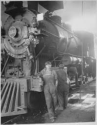 During World War I Many Women Joined The Workforce Both For The Economic Opportunity And Out Of A Sense Of Patriotism The War Dep Train Locomotive Old Trains