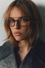 Kate Conlin's Instagram, Twitter & Facebook