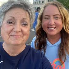 Which word is spelled incorrectly? 1. apple 2. banana 3. grapes 4. orange