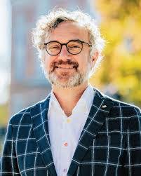 Cara Hess's Instagram, Twitter & Facebook