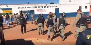 A informação foi dada pelo jornalista roberto cabrini, da record tv, e teria lazaro é morto,lazaro morto,tv caldeirao,serial killer morto,momento da prisao de lazaro,momento da morte de lazaro,morte de lazaro,serial killer. Ywsqhwfypiuhdm