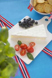 En dag som feires med kaker, is og masse kos. 17 Mai Frokost Frokost 17 Mai