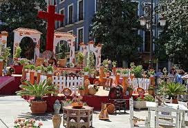 Lunes, 3 de mayo, 2021. Cruces De Mayo En Granada 2018