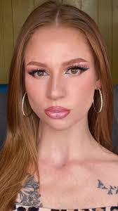 Lauren Savarese's Instagram, Twitter & Facebook