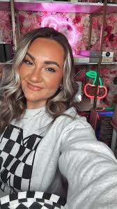 Lesley midNight Live 142 See u tonight at 2130