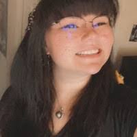 Stephanie Batey's Instagram, Twitter & Facebook