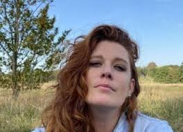 Venice Art Scene Welcomes Stephanie Logan's 'Flowers' at MoDa Studios