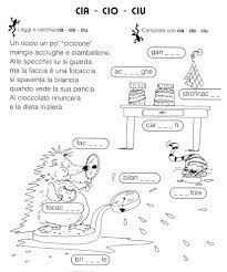 Ha una parrucca riccia e gialla, la faccia tutta bianca, una grossa pancia rotonda che sembra una ciambella e due braccia lunghe. Cia Cio Ciu Insegnamento Della Scrittura Ortografia Di Prima Classe Filastrocche