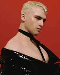 billy langdon no Instagram: “new @kingkonggarcon cover story by @thehidhir  make-up @porschepoon hair @ryonarushima set design @bubbynurse styling  @ogun_gortan…”