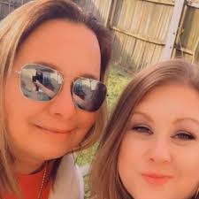 Danielle Redden's Instagram, Twitter & Facebook