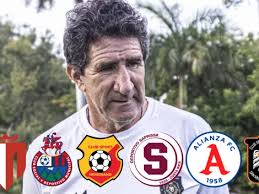 Memo Rivera dispara: "Somos mediocres, mejor que se pongan a jugar muñecas" 