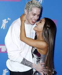 Te mostramos los detalles de su íntima boda aquí. Ariana Grande Rompe Con Pete Davidson Y Cancela Su Esperada Boda