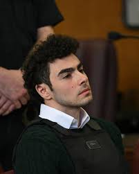 The fact that Luigi Mangione has been the only suspect since day one, and  the federal government is considering the death penalty while evidence  might be suppressed, is completely alarming. Keep talking