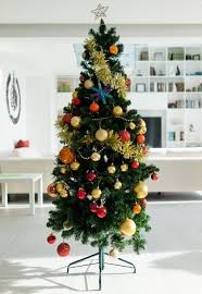 Decorating a christmas tree in 2021: 60 Stunning Christmas Tree Ideas Best Christmas Tree Decorations