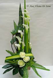 Composition Moderne Aum Sansevieria Rose Avalanche Composition Florale Arrangement De Fleurs Fraiches Decoration Florale