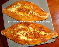Http Www Friendscuisine Com Images Cuisine 20du 20monde Peynirli Pide Tarifi Pizza Turque Au Fromage Recette Jpg Recettes De Cuisine Recette Recette Turque