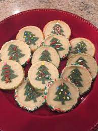 Whether you are a traditionalist that loves pillsbury chocolate chip cookie dough or would like to try one of their other. Pillsbury Instant Dough Log Easy Christmas Cookies For Kids Cookies Recipes Christmas Cookies For Kids Christmas Cookies Easy