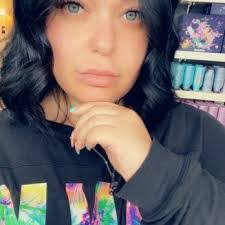 Tori Dyer's Instagram, Twitter & Facebook