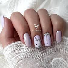 Algunas de las piezas clave con las que deberás contar son: 1001 Ideas De Disenos De Manicura Con Dibujos En Las Unas