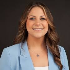 Lauren Peltier's Instagram, Twitter & Facebook