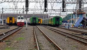 Badan hukum yang menggunakan jasa angkutan kereta api baik untuk angkutan orang maupun barang; Rel Porongtergenang Laju Dua Kereta Api Terhambat Nasional Tempo Co