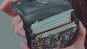 This card holder is also crafted from grained calfskin, which is durable leather. Kgb D 275 On Twitter ìì§ 200613 In Suzy S Bag By Vogue Tv Dior J Adior Barrette 290 Dior J Adior Barrette 390