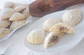 Assyrische Kiletsche Mamul Kekse Gefullt Mit Wallnussen Platzchen Dattel Orientalische Rezepte Arabische Rezepte