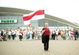 Grand duchy of luxembourg), 약칭 룩셈부르크(룩셈부르크어: ë²¨ë¼ë£¨ìŠ¤ ì—¬ì„± ì‹œìœ„ëŒ€ì˜ ì¤'ì‹¬ì— ì„  70ëŒ€ ì§€ì§ˆí•™ìž